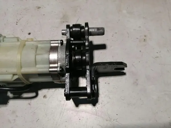Pompe hydraulique VW d'occasion OEM 3C9907441 Passat B7 image 4