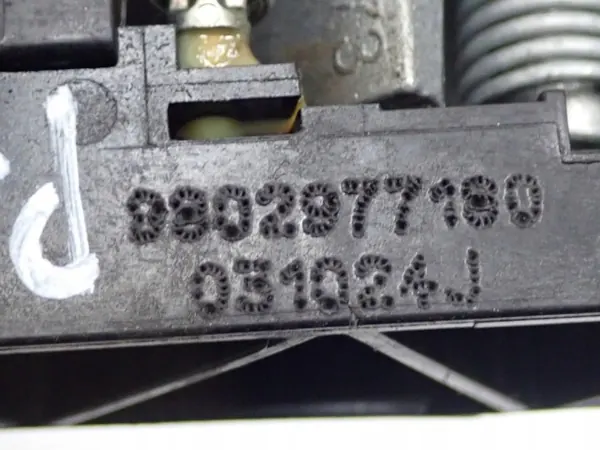 OEM 24R Etu-Oikea Ulkoinen Ovikahva Opel Corsa F image 4