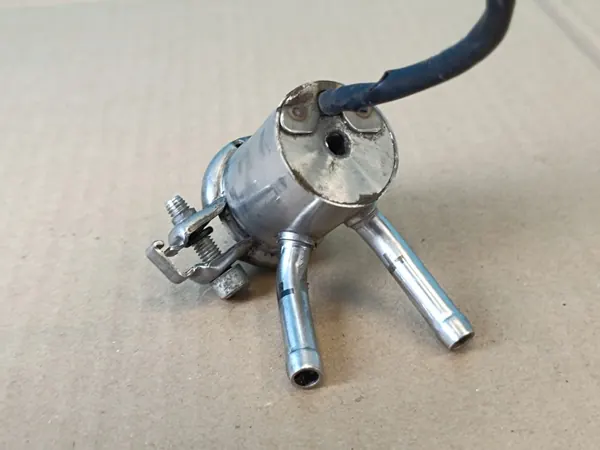 Injector AdBlue Skoda OE OEM 05L131113P - Usado image 6