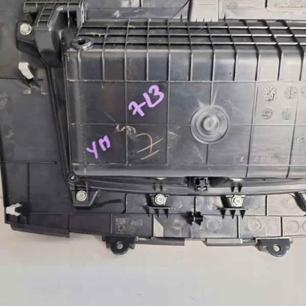Couvercle console Mitsubishi OE OEM 8002A113ZZ image 9