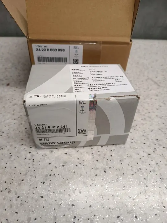 OEM 6892641 Remblokken achter met sensor BMW 5 image 2