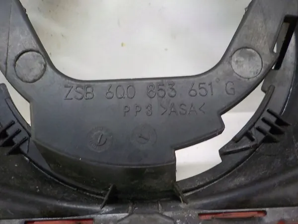 VW Polo Grill 6Q0853651G image 10