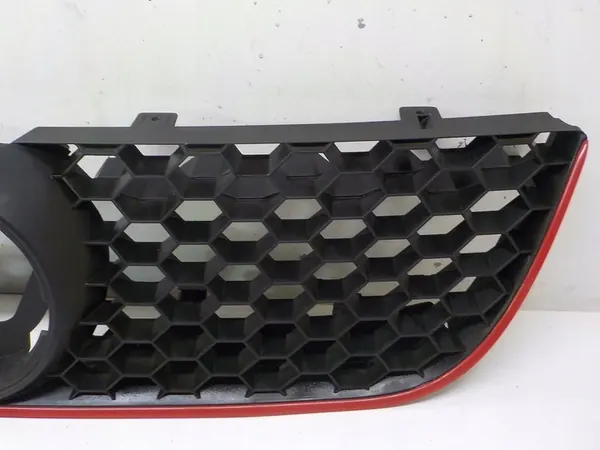 VW Polo Grill 6Q0853651G image 2