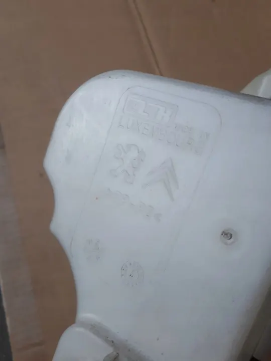 Ruitensproei reservoir Peugeot 508 I 14-18 pomp 9672630880 image 4