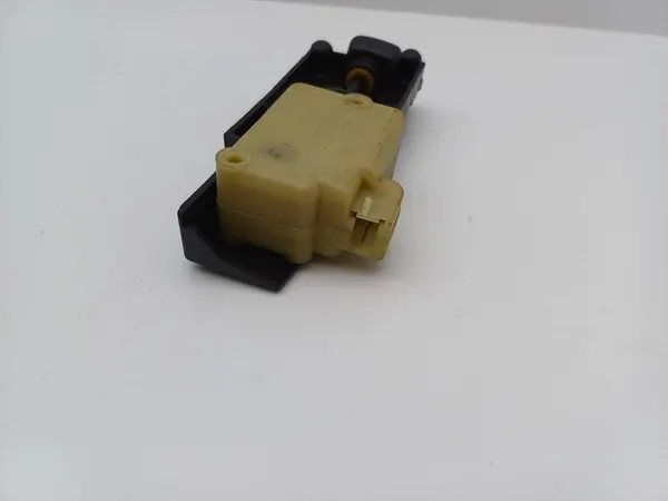 Attuatore sportello carburante Volvo V70 9483311 image 2