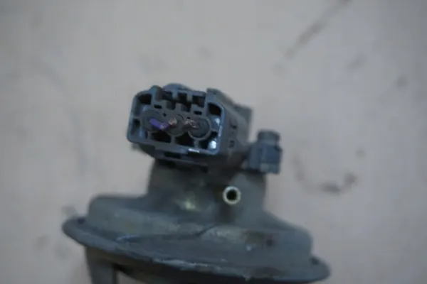 MAZDA B2500 EGR-venttiili OEM - Käytetty 2.5 TD 2001 image 5