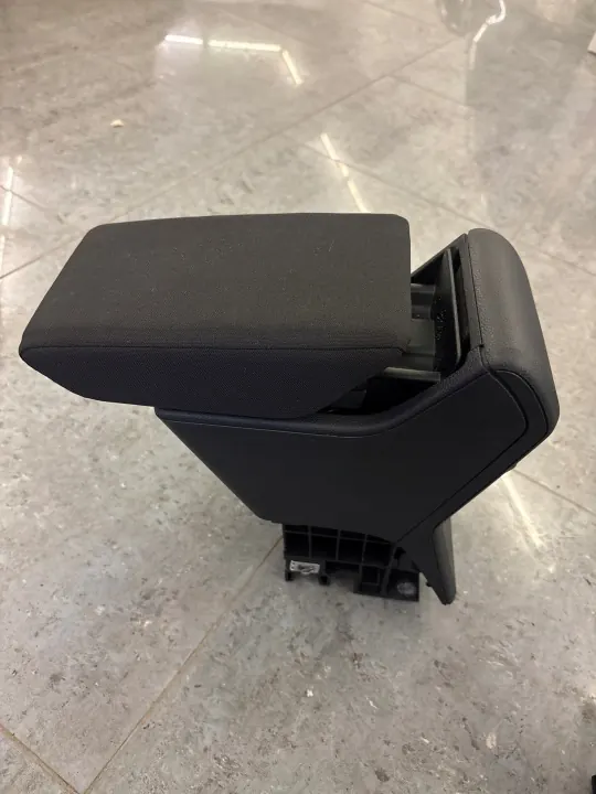 Accoudoir OEM 6F0864207AD pour VW Taigo 21- image 2