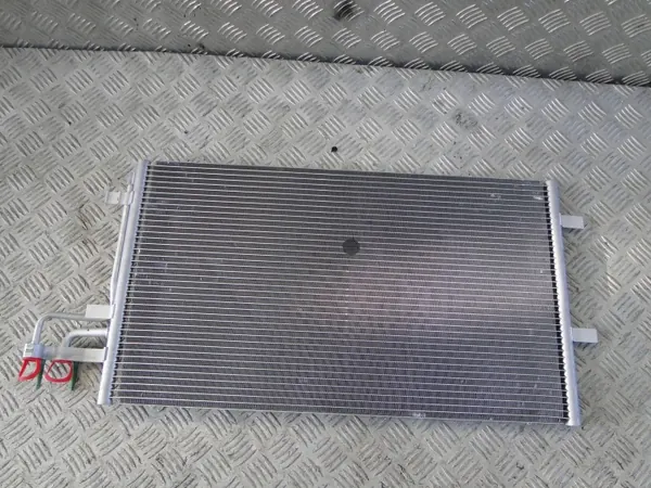 Condenseur A/C Ford OE 3M5H19710CC pour Focus MK2 image 3