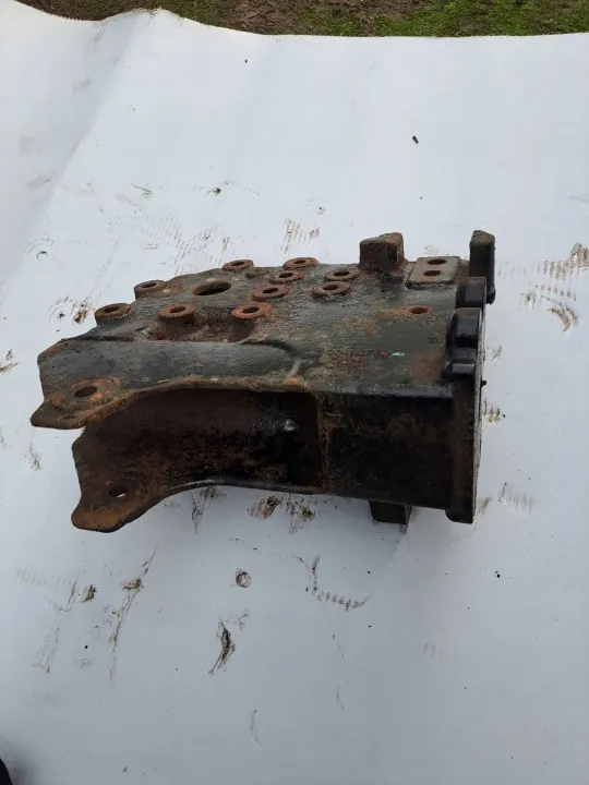 OEM 20892760 Support de Ressort Droit pour Renault Midlum image 3