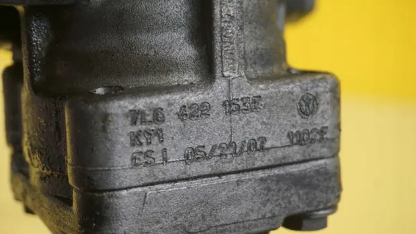 Pompe de direction OEM 7L6422153E pour VW Touareg image 5