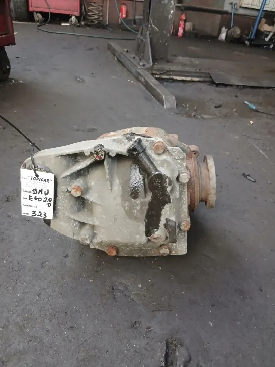 Hinterachsdifferential 3.23 OEM 7556672-01 BMW image 4