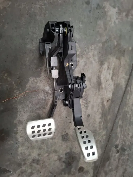 Rempedaal OEM CXY218 voor Renault Clio V image 2