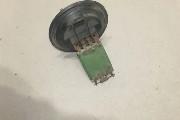 Värmefläkt Relä SEAT IBIZA III 2002 image 3