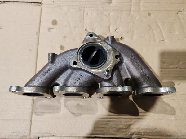 Pakoputken keräin OEM 140046248R Renault Megane IV RS 1.8 image 3
