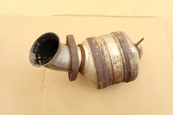 Catalyseur Audi Golf 1.9 TDI OEM 103R000016 image 4