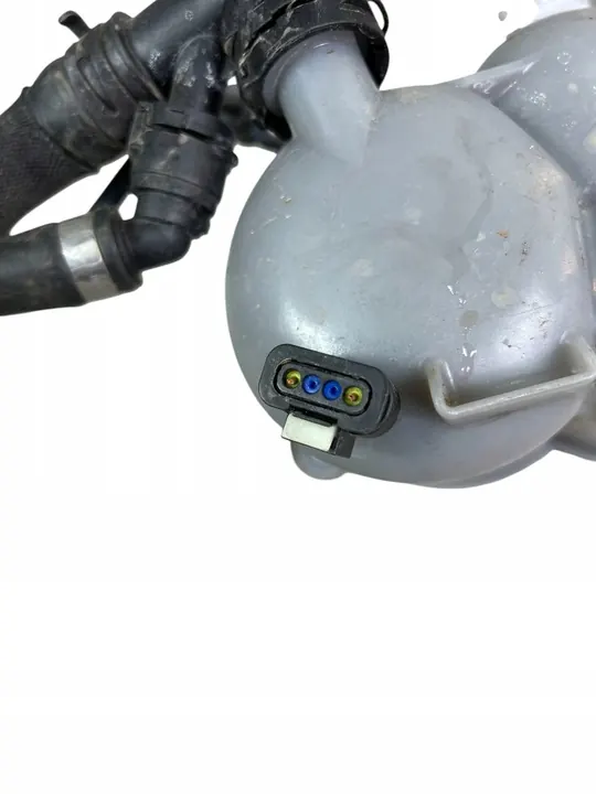 MERCEDES W206 W214 UITBREIDINGSTANK A2065000000 image 5