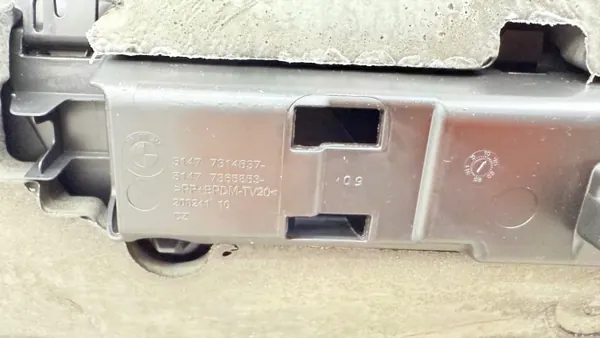 BMW F36 Habillage Coffre Noir M-Package OEM 7314637 image 10