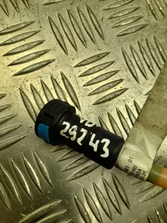 Polttoainejakoputki OEM 8575461 BMW 5-sarja image 3