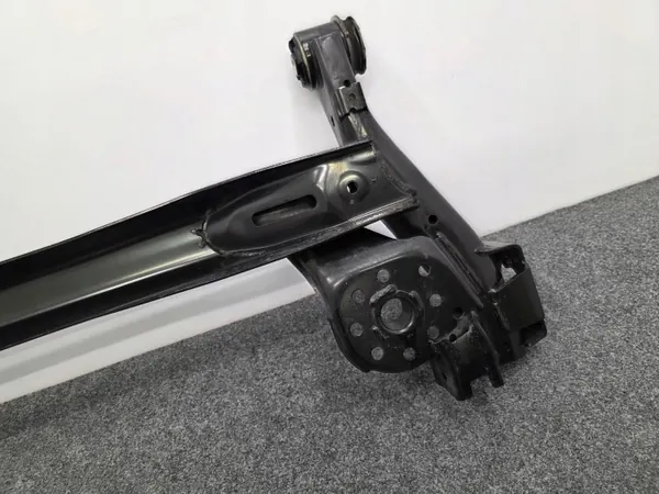 Viga do eixo traseiro OEM 55100J9000 Hyundai Kona image 10