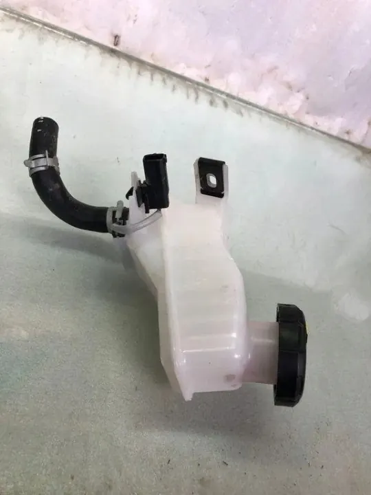 Maître-cylindre de frein d'occasion OEM 4E29SX Hyundai image 3