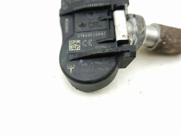 Sensor presión neumáticos Tesla OEM 103460200C image 6