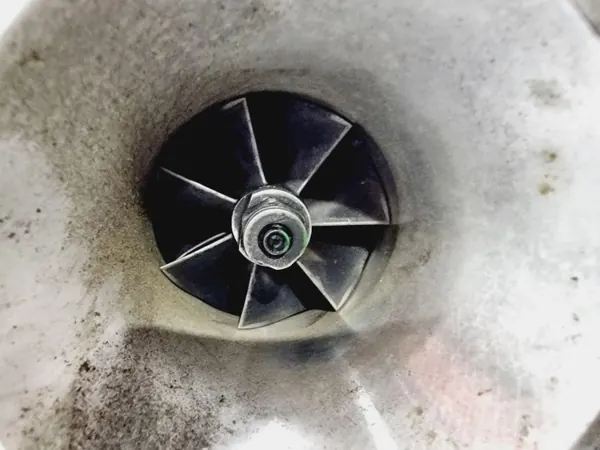 Turbo Volvo usado OEM 36010145 para XC70 II 2.4L image 3