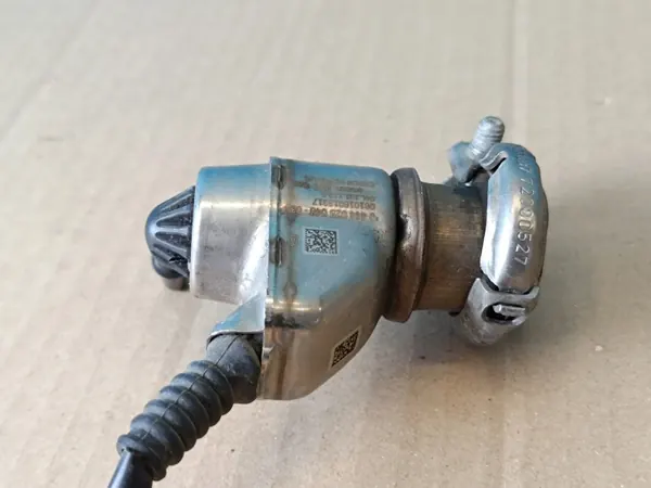 Injector AdBlue OEM 04L131113S para Audi Q5 II 2.0 TDI image 5