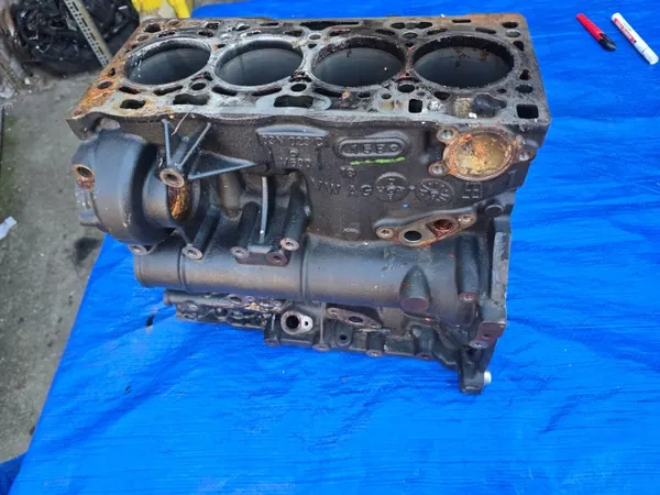 Audi OE 03N023C Gebrauchtes Dieselmotorteil image 2