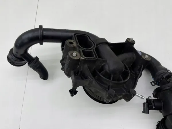 Pompe à eau Mercedes-Benz OEM A6512006401 - Occasion image 10