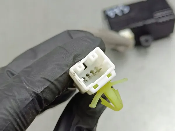 Kia Sorento IV USB-Steckdose OEM 96125P2600 image 3