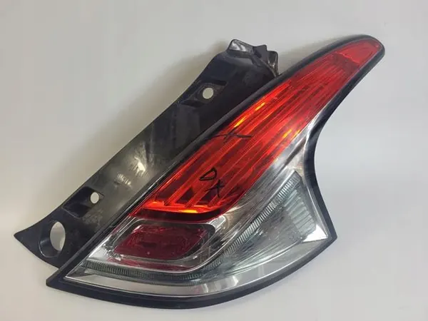 Luz trasera derecha Lancia Ypsilon III image 3