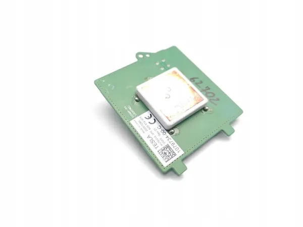 Tesla Model 3 Antennivahvistin OEM 1079734-00-C (2019-2024) image 3