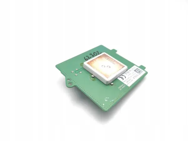 Tesla Model 3 Antennivahvistin OEM 1079734-00-C (2019-2024) image 4