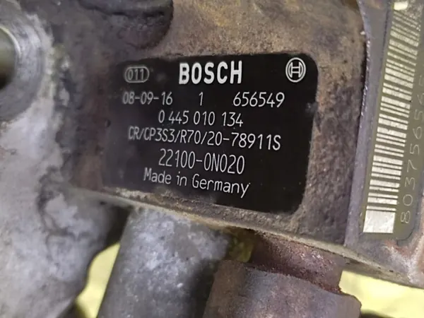 Toyota Yaris II 1.4 Polttoainepumppu OEM 0445010134 image 7