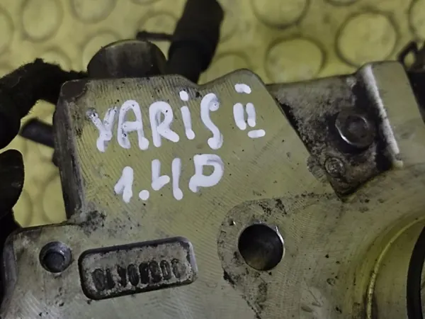Toyota Yaris II 1.4 Polttoainepumppu OEM 0445010134 image 8