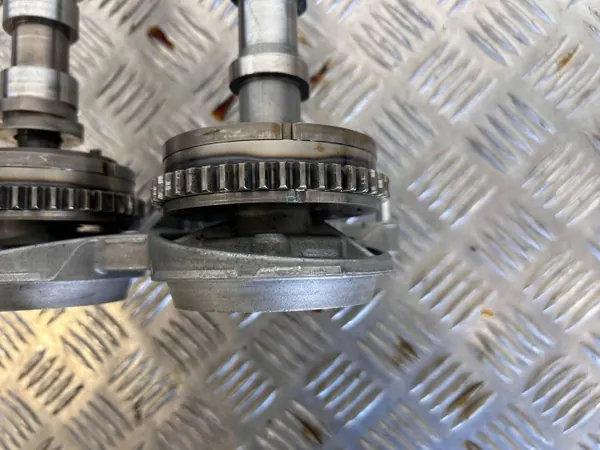 Árvore de cames usada OEM 06K103144E para Audi Q5 SQ5 image 4