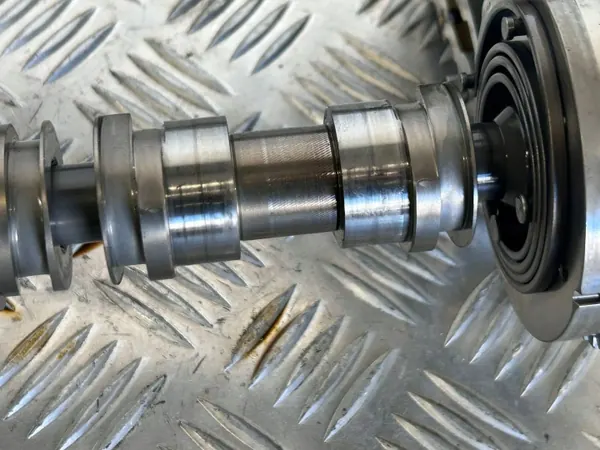 Árvore de cames usada OEM 06K103144E para Audi Q5 SQ5 image 6