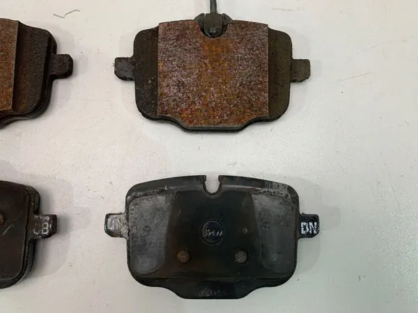 OEM 6890353 bakre bromsbelägg för BMW X3/X4 image 4