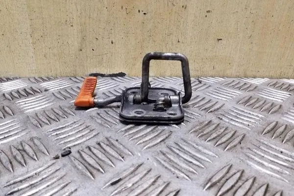 Säkerhetslås SEAT TOLEDO IV 6JA823186 image 2