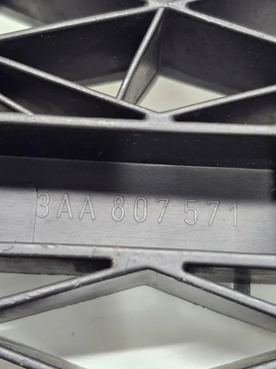 VW Passat B7 Scivolo di montaggio paraurti anteriore 3AA807571 image 3