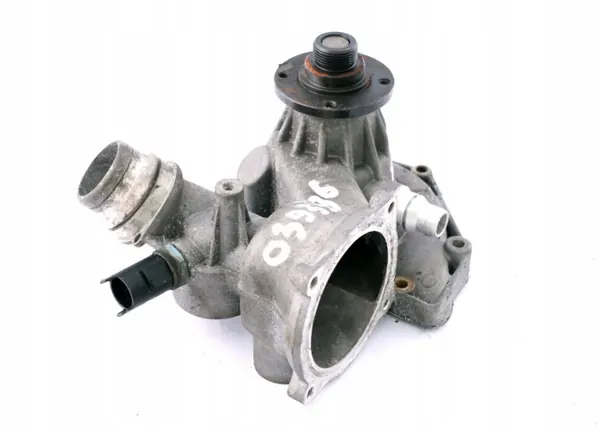 BMW Vattenpump OEM 393336 för 4.4L M62 motor image 3