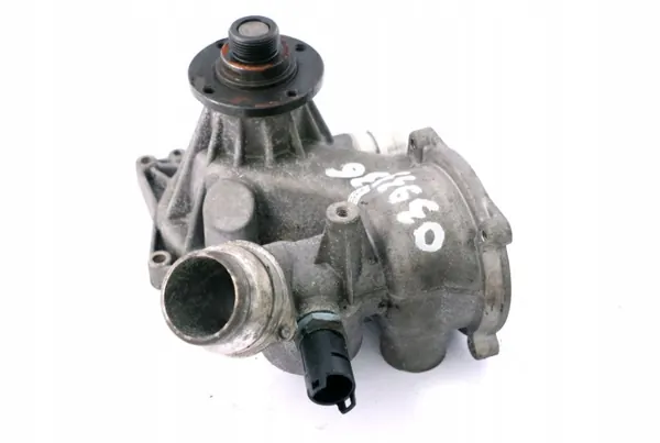 BMW Vattenpump OEM 393336 för 4.4L M62 motor image 4