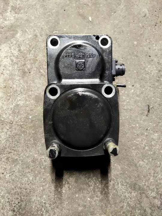 Prise de force PTO NH 4 C ZF OEM 81.38100-6773 image 2