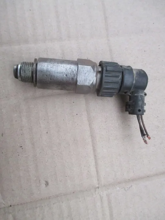 Capteur d'impulsion tachygraphe 4 broches Renault Mascott image 1