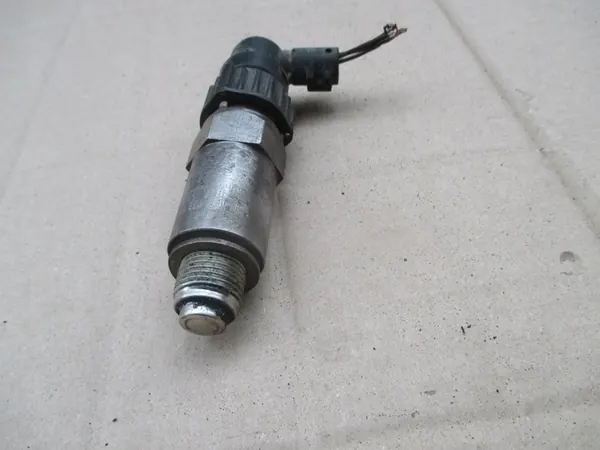 Capteur d'impulsion tachygraphe 4 broches Renault Mascott image 2