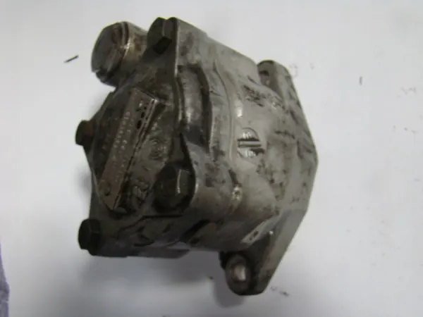 Bomba de dirección asistida OEM POMPA504088697 image 6