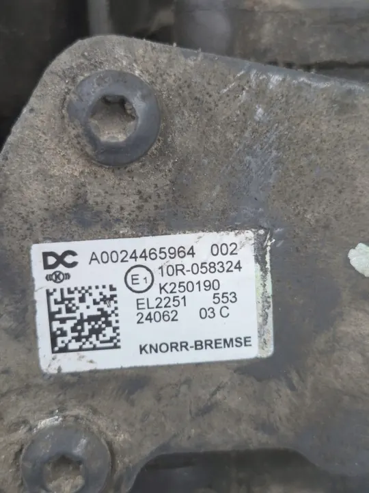 Base del secador Mercedes Actros MP5 A0024465964 image 4