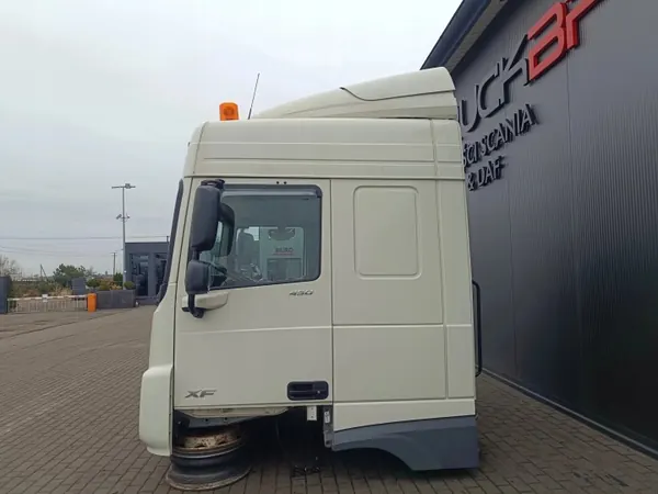 DAF XF 106 480 SC Space Cab Lift - OEM 2040324 image 6