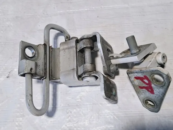 Fram höger dörrgång VW Golf VI 6 5K Hatchback 1K0831412Q image 4