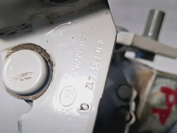 Fram höger dörrgång VW Golf VI 6 5K Hatchback 1K0831412Q image 5